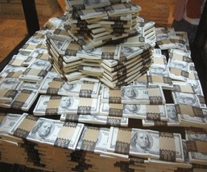   مصر اليوم - أمبركي أغنى رجل في العالم فقط لساعات قليلة