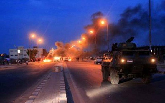   مصر اليوم - مقتل 3 شرطيين وإصابة 2 في هجمات على المقرات الأمنية في سيناء الخميس