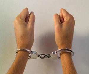   مصر اليوم - توقيف مطلوب في الإسماعيلية ومعه أقراص مخدّرة قبل ترويجها