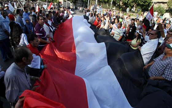   مصر اليوم - قوى سياسية تدعو المصريين للاحتشاد في الميادين تحت شعارجمعة العبور