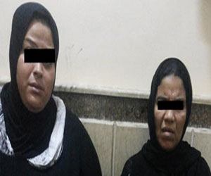   مصر اليوم - ضبط سيدتين أثناء محاولتهما سرقة ملابس في الإسماعيلية