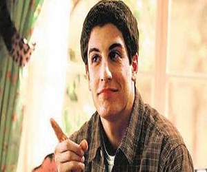 مصر اليوم - الممثل الكوميدي جيسون بيجز ينتظر مولوده الأول