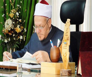   مصر اليوم - نجم ينفي وضع المفتي رهن الإقامة الجبرية