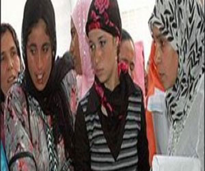   مصر اليوم - الأزمة الاقتصادية تجهض أحلام المرأة المغربية المهاجرة