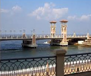   مصر اليوم - اخماد حريق بشاطئ ستانلي أشعله ذوو غريق