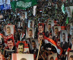   مصر اليوم - مؤيدو مرسي يشكرون أردوغان في تظاهرة أمام القنصلية التركية في الإسكندرية