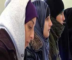   مصر اليوم - إصابة 5 في احتجاجات في باريس لحظر ارتداء الحجاب