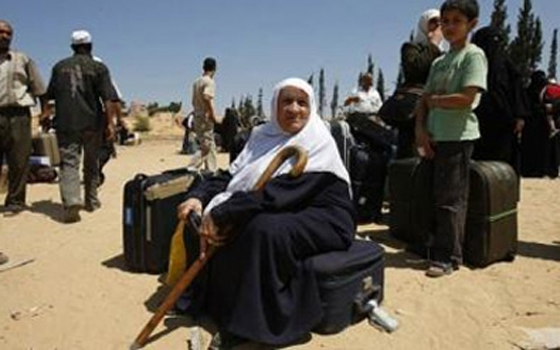   مصر اليوم - تفاقم معاناة الغزييّن عبر معبر رفح إثر تقليص عدد المسافرين وساعات العمل