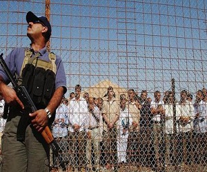   مصر اليوم - مقتل 12 من قوات الأمن العراقية في هجمات ضد سجنين