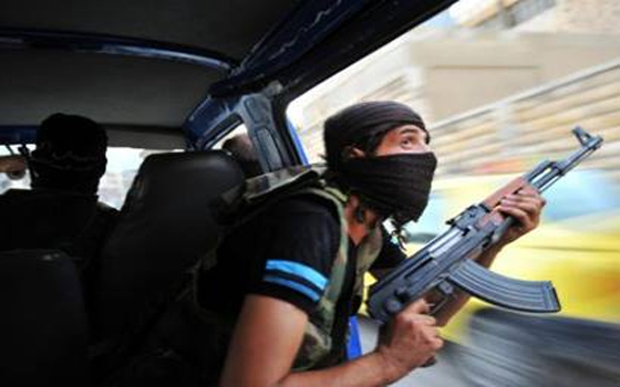   مصر اليوم - شاهد عيان: المسلحون استهدفوا طائرة أباتشي بإطلاق الرصاص