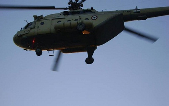   مصر اليوم - طائرات الجيش تلقي بيانًا على معتصمي رابعة  تؤكد فيه على حماية السلمية