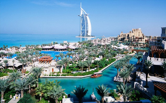   مصر اليوم - سياحة الانبهار في دبي بين المياه الزرقاء والمنتجعات الفخمة والنجوم العالميين