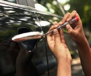   مصر اليوم - ضبط تشكيل عصابي يقوم بسرقة السيارات في الإسماعيلية