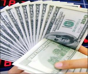   مصر اليوم - ضبط موظف وصاحب بازار يتاجران في العملات الأجنبية في الغردقة