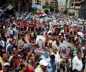   مصر اليوم - أنصار مرسي يواصلون فعالياتهم الاحتجاجية في الإسكندرية