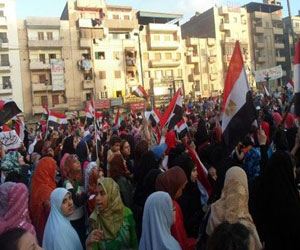   مصر اليوم - الآلاف يشيعون جنازة الضحية الرابعة لنساء المنصورة