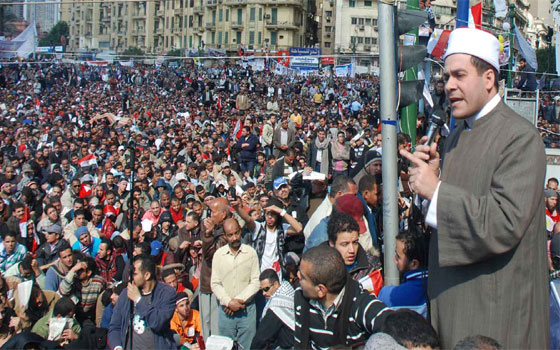   مصر اليوم - خطيب التحرير يعتبر المتقاعس عن المشاركة في مليونية الجمعة خائن