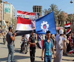   مصر اليوم - بدء تحرك مسيراتلا للإرهاب في السويس