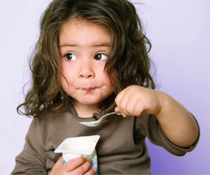 مصر اليوم - كيف تشجعي طفلك على مقاومة العطش والجوع في نهار رمضان؟