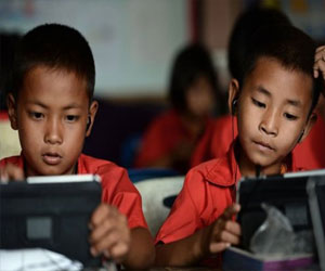 مصر اليوم - جهاز لوحي لكل تلميذ في تايلاند