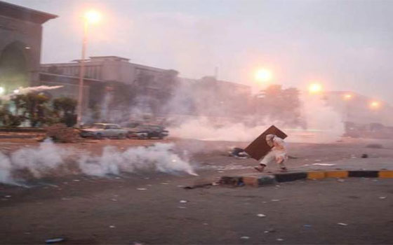   مصر اليوم - سياسيون مصريون يحملون قيادات الإخوان مسؤولية اشتباكات النصب التذكاري