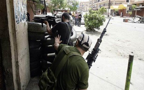   مصر اليوم - 102 قتيل الجمعة والحكومية تقصف أحياء حمص القديمة وطريق الباب بحلب