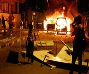   مصر اليوم - مجهولون يشعلون النار في سيارة ضابط شرطة أمام منزله في الإسماعيلية