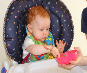 مصر اليوم - ترك الأطفال يكتشفون الأشياء لوحدهم يساعدهم في الاعتماد على النفس