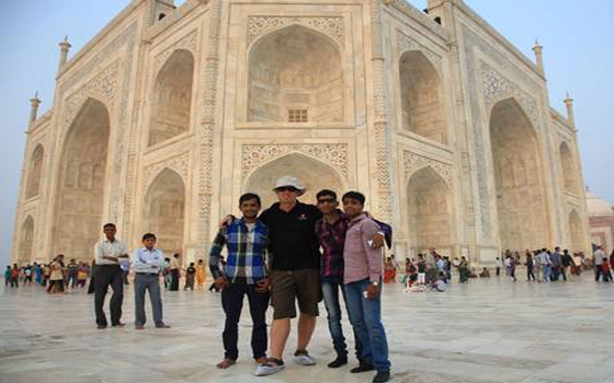   مصر اليوم - القائد السياحي مرشد ومنظم ومقوّم ورفيق