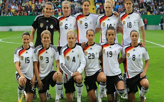   مصر اليوم - ميتاجا تقود ألمانيا للفوز على النرويج في مباراة شهدت إهدار ركلتي جزاء