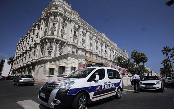   مصر اليوم - سرقة مجوهرات بـ35 مليون جنيه استرليني من فندق كارلتون في كان