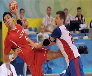   مصر اليوم - الديون تهدد مسيرة كرة اليد في الزمالك المصري