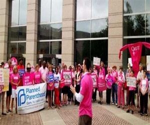   مصر اليوم - مسيرة ضد مشروع قانون حول الإجهاض في نورث كارولينا