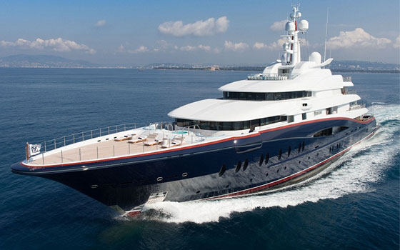   مصر اليوم - جولة بالصور داخل القصر العائم الذي أثار حرب المزايدة بين مليارديرات العالم