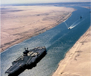   مصر اليوم - الجيش المصري ينفي تعرض قناة السويس لاعتداء صاروخي