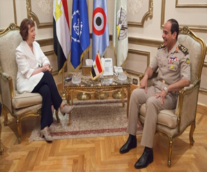   مصر اليوم - آشتون تعرض مبادرة يرفضها طرفا النزاع في مصر