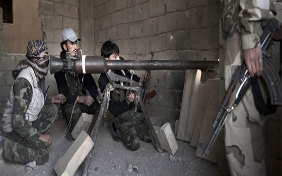   مصر اليوم - 136 قتيلاً الإثنين ولواء الإسلام يسقط طائرة في ريف دمشق بأسلحة متطورة