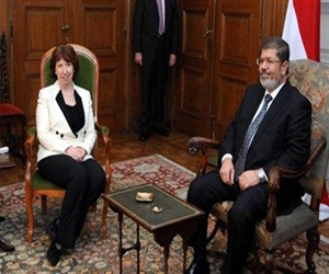   مصر اليوم - آشتون تلتقي محمد مرسي في مكان احتجازه