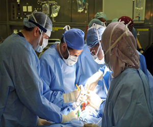   مصر اليوم - نجاح عملية نادرة في الأمعاء في مستشفى في نجران