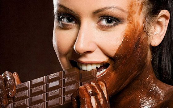 مصر اليوم - الكثير من الشيكولاتة يُسبب هستيريا الضحك