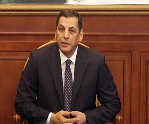   مصر اليوم - النيابة تحقق مع وزير الداخلية السابق في أحداث الاتحادية