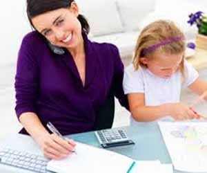 مصر اليوم - المرأة العاملة قادرة على امتصاص انفعالات أفراد أسرتها