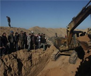   مصر اليوم - حرس الحدود تُدمِّر الأنفاق والبيّارات لمنع تهريب السولار لغزة