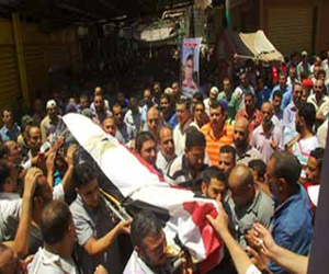   مصر اليوم - تشييع شاب في الإسماعيلية قتله شقيق أحد قياديي الأخوان