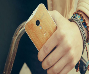 مصر اليوم - موتورولا توفر هواتف موتو إكس بأغطية خلفية من الخشب