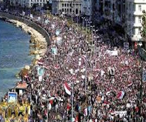   مصر اليوم - نشطاء سياسيون في الإسكندرية : معركتنا المقبلة هو الدستور