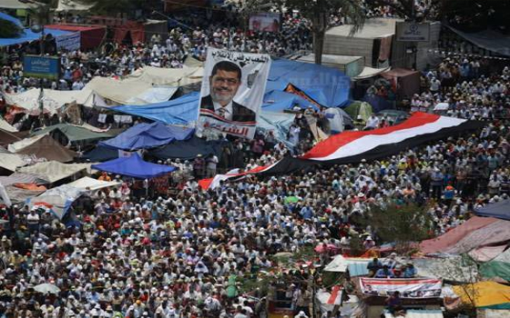   مصر اليوم - الآلاف في مسيرات في القاهرة تزحف إلي رابعة العدوية للمشاركة في مليونية الجمعة