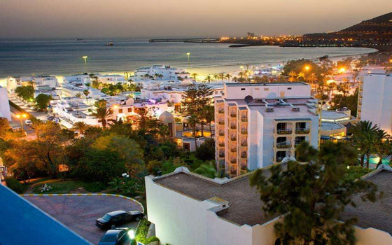   مصر اليوم - أغادير تستقطب أكثر من مليون سائح في الصيف والفنادق تكتظ بالزوار