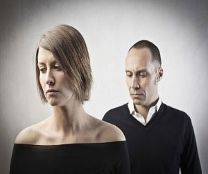   مصر اليوم - 100 ألف مصرية يرفعن شعار العصمة في يدي