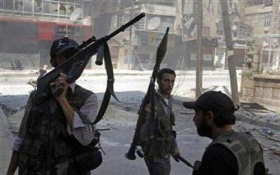 مصر اليوم - الحر يسيطر على 3 مستودعات في دمشق فيها مضادات للدبابات والطائرات